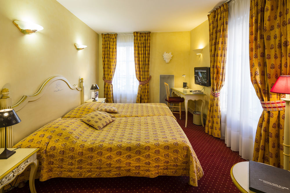 Hotel And Restaurant L Arena Fréjus Екстериор снимка